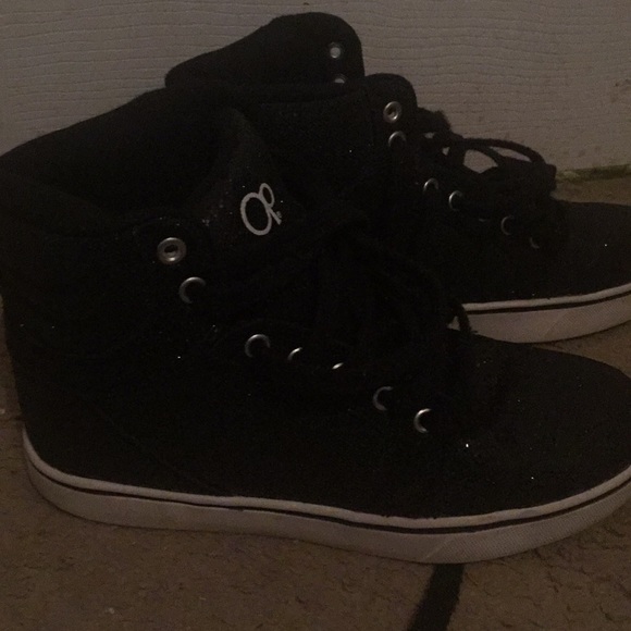 Sparkly high tops - Picture 2 of 3